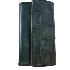 Patricia Nash womens wallet, green leather.